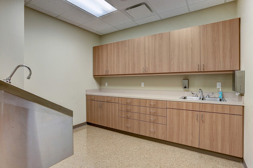 16902 Southwest Fwy, Sugar Land, TX for lease - Other - Image 3 of 16