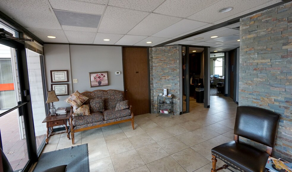 1100 Round Rock Ave, Round Rock, TX à louer - Autre - Image 2 de 8