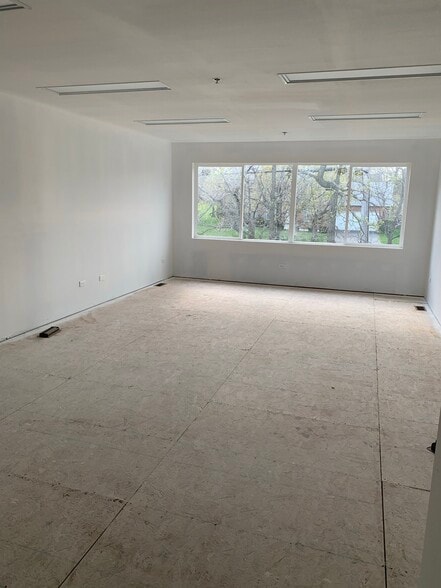 167 N Greenleaf St, Gurnee, IL à vendre - Photo intérieure - Image 2 de 6