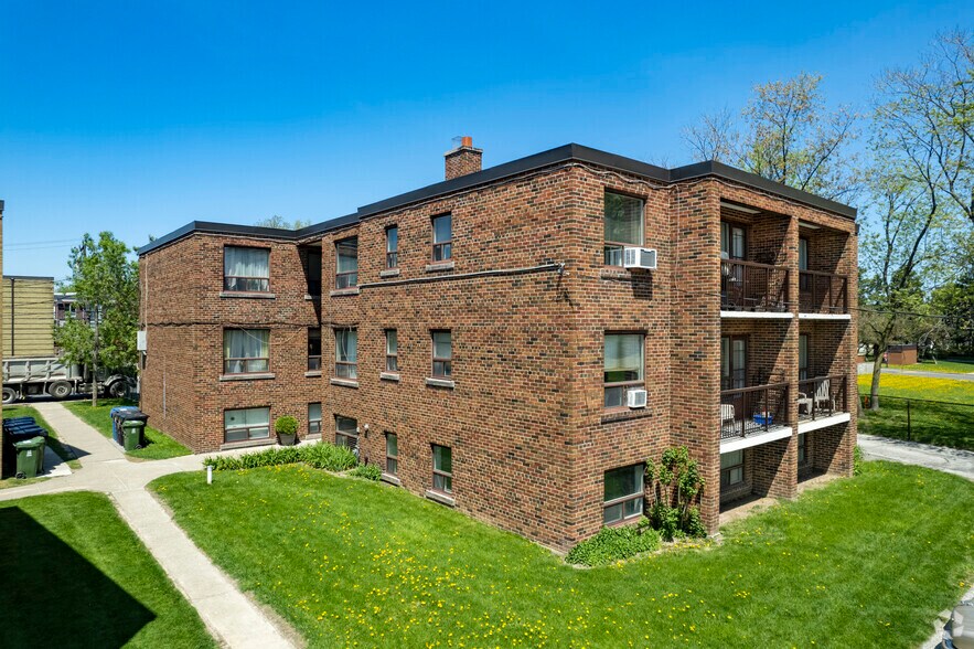 25 Hotspur Rd, Toronto, ON à vendre - Photo principale - Image 1 de 1