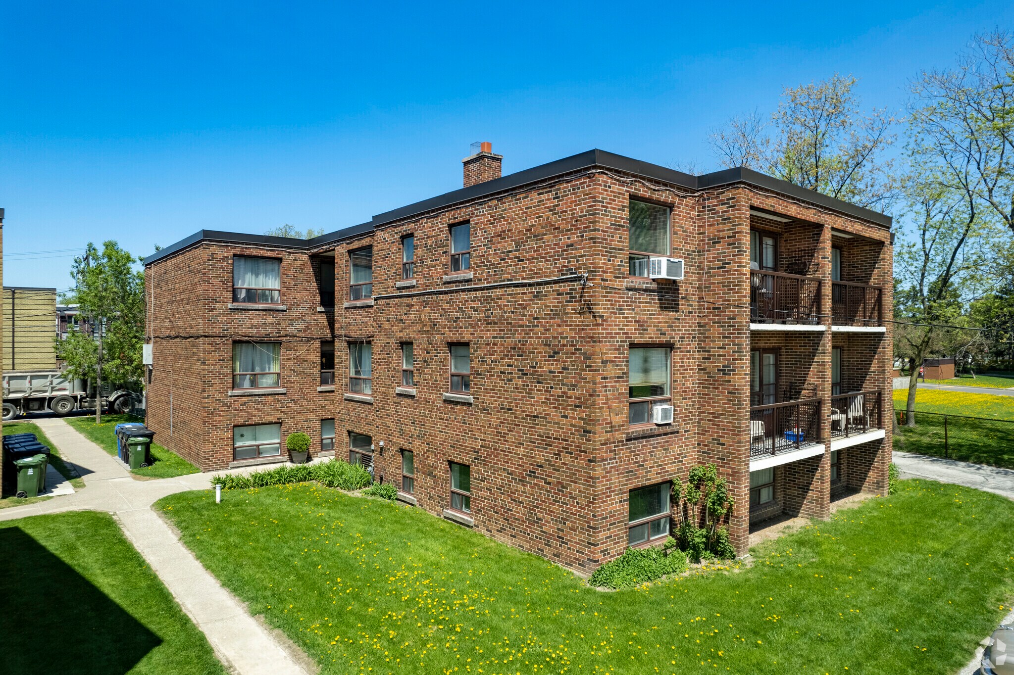 25 Hotspur Rd, Toronto, ON for sale Primary Photo- Image 1 of 1