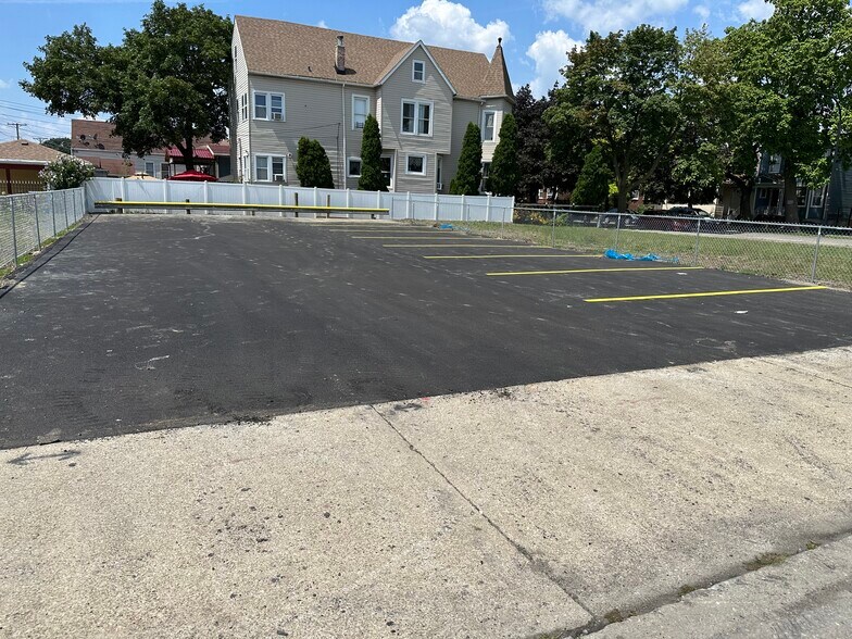 2304 Laramie ave, Cicero, IL for sale - Primary Photo - Image 1 of 3