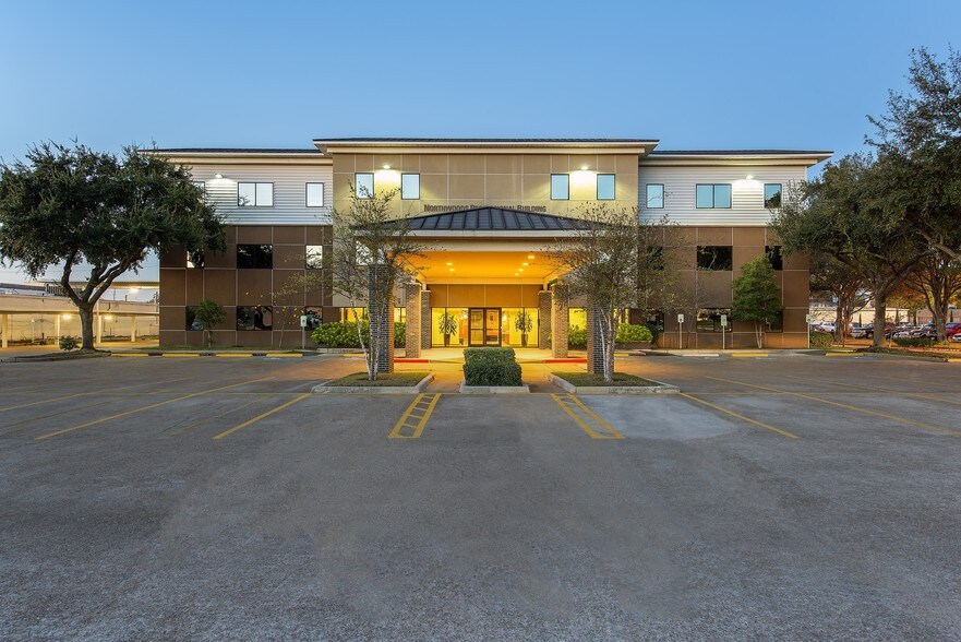 17045 St. Edwards Dr, Houston, TX for sale - Building Photo - Image 3 of 21