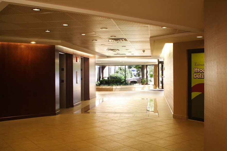 2470 Windy Hill Rd SE, Marietta, GA à louer - Hall d’entrée - Image 3 de 10