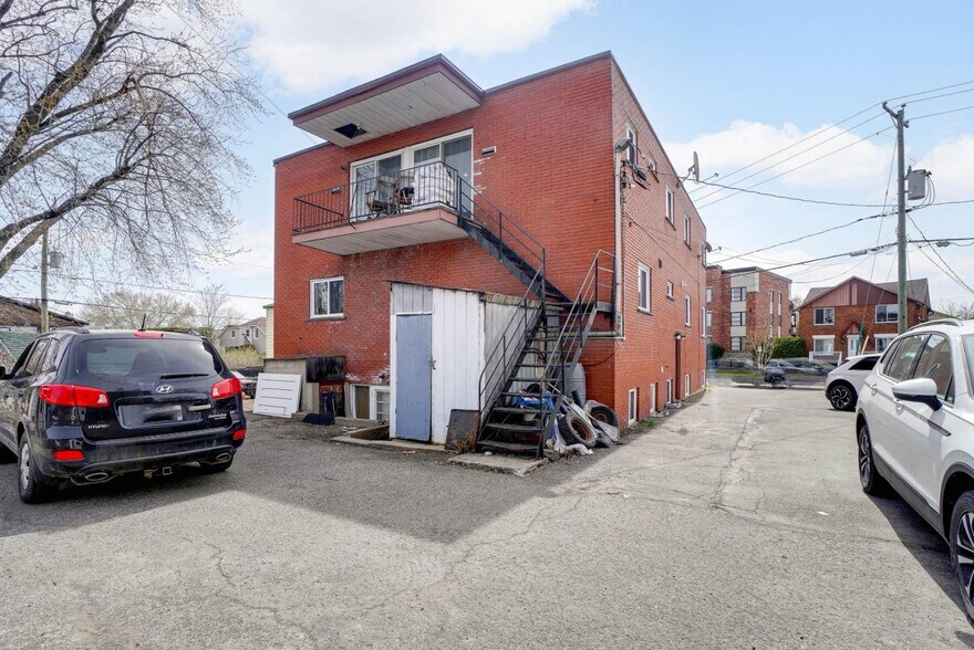 51 Boul Desjardins E, Sainte-therese, QC for sale - Building Photo - Image 3 of 6