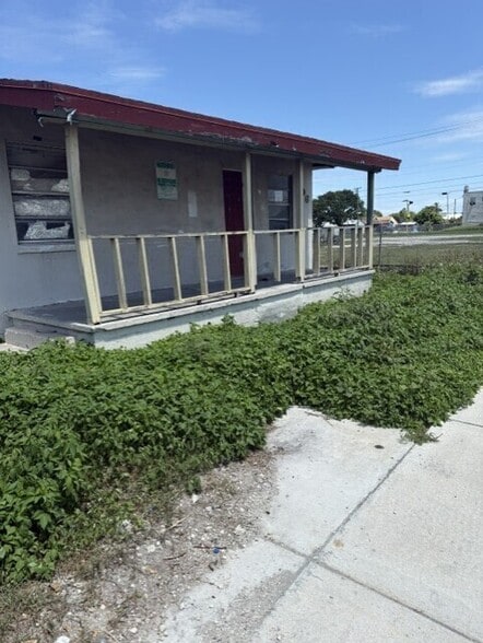 106 SW 10th Ave, South Bay, FL for sale - Building Photo - Image 3 of 4