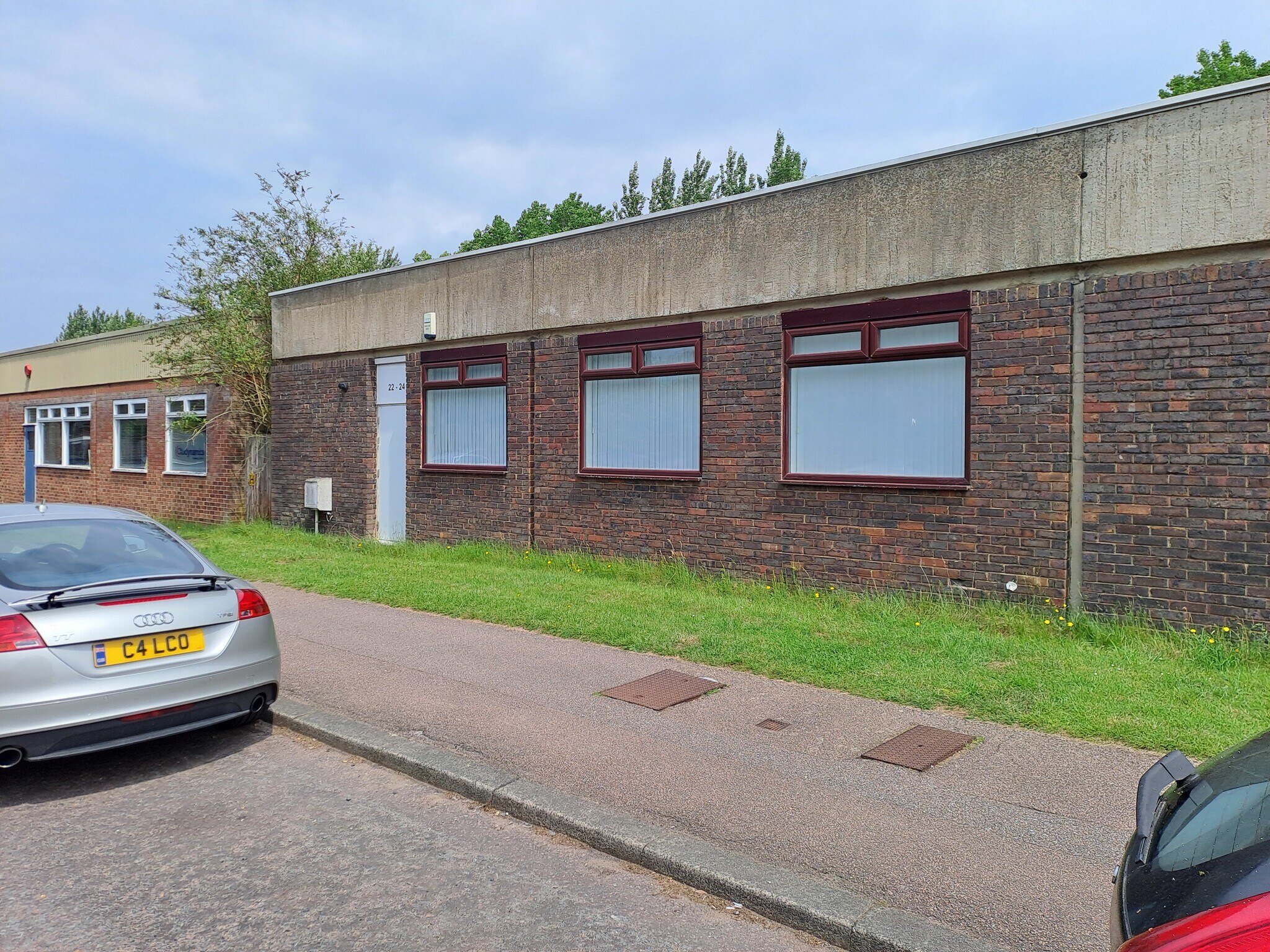 6-28 Beaconsfield Rd, Hatfield à vendre Photo du bâtiment- Image 1 de 4