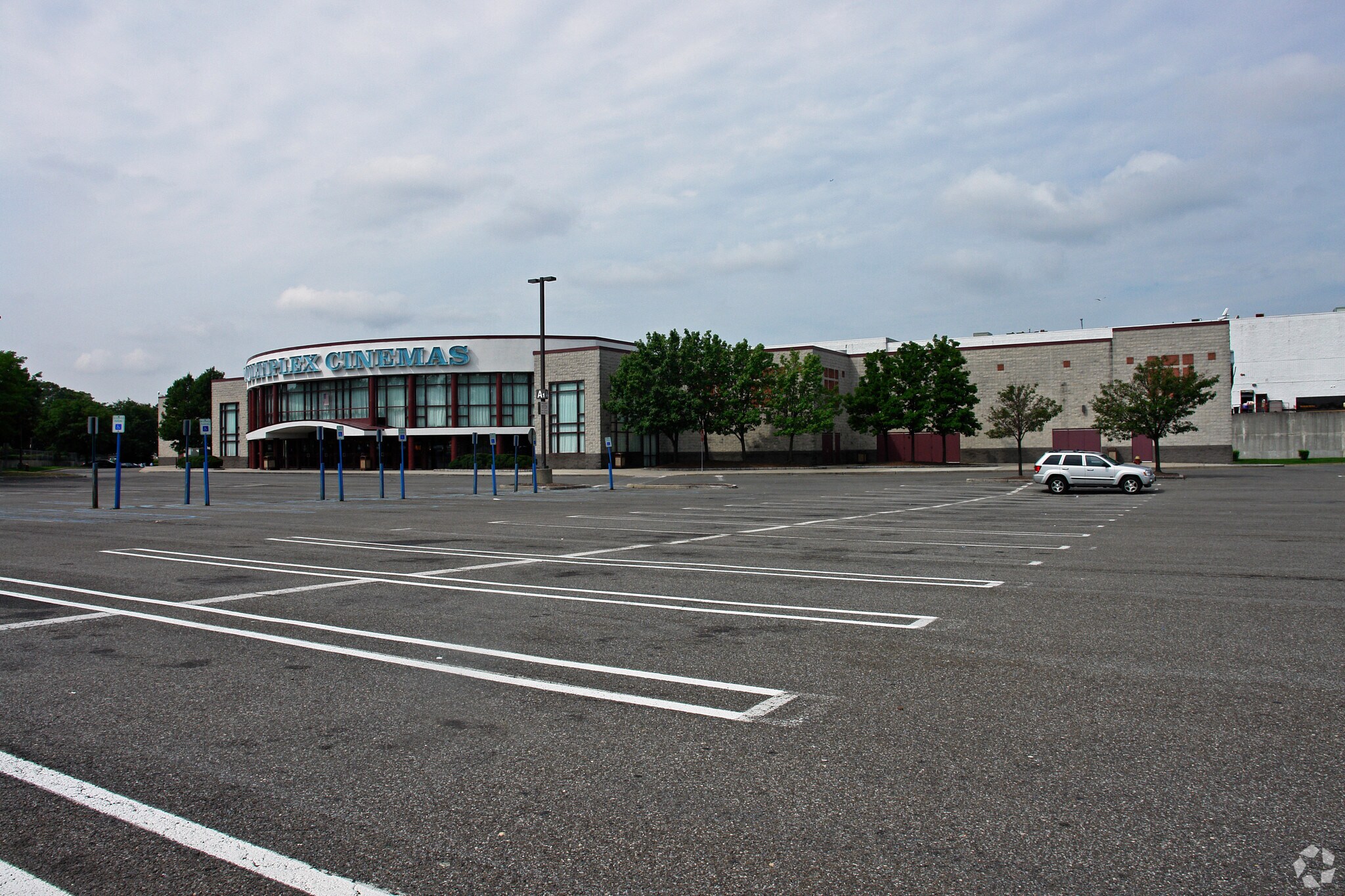 2 South Dr, Yonkers, NY for sale Primary Photo- Image 1 of 6