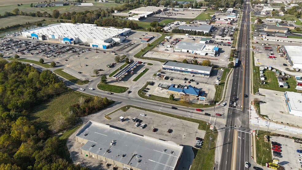 1899 S US Highway 31, Crawfordsville, IN à louer - Photo du bâtiment - Image 2 de 3