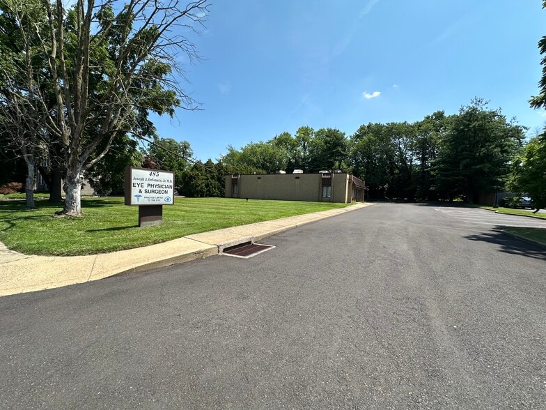 485 N Main St, Doylestown, PA for lease - Primary Photo - Image 1 of 8