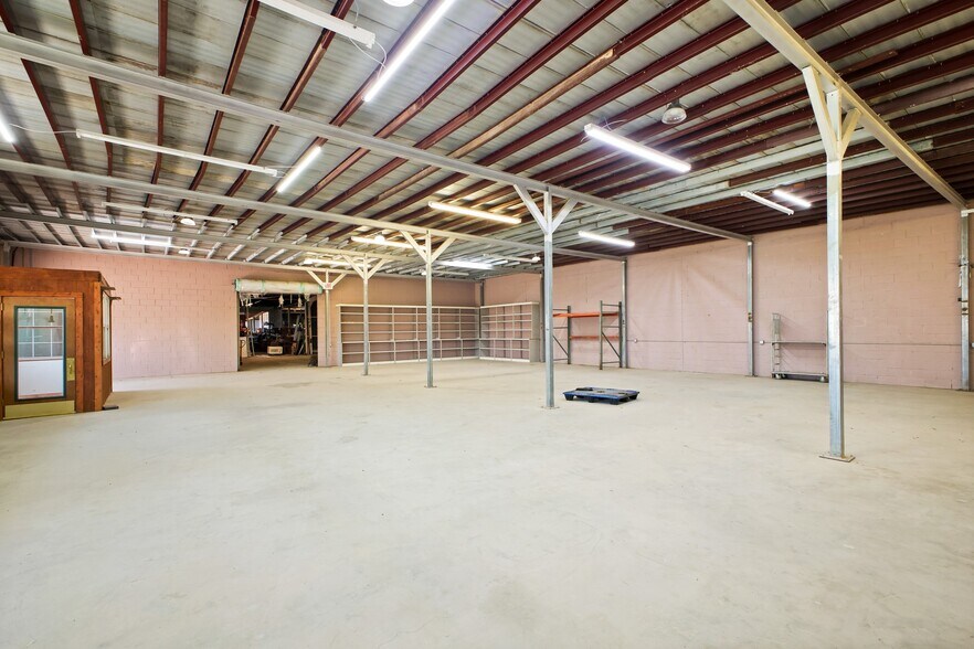 5075 Highway 21, San Marcos, TX à vendre - Photo intérieure - Image 3 de 24