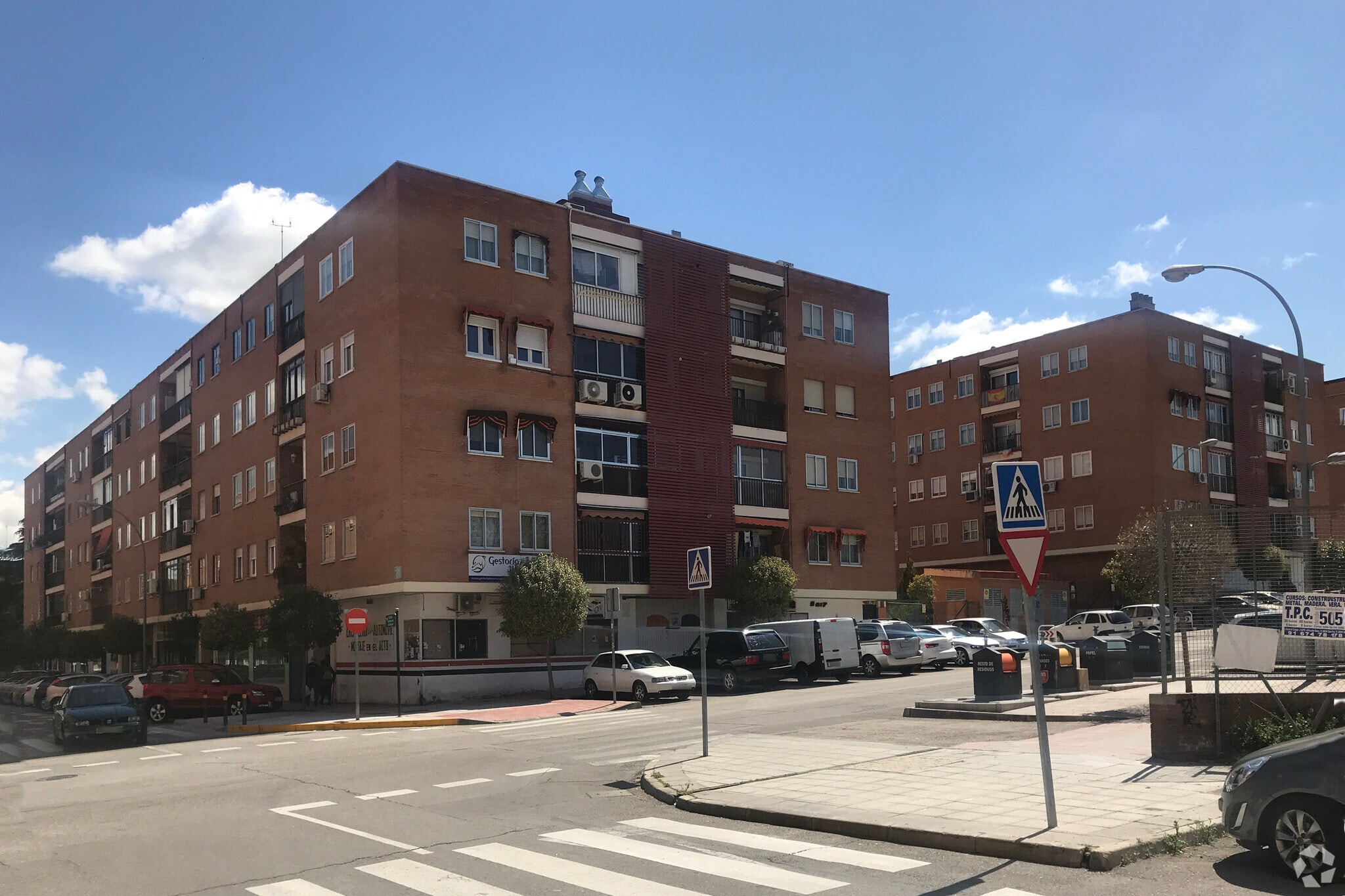 Calle Gabriel Celaya, 7, San Fernando de Henares, Madrid for sale Primary Photo- Image 1 of 1