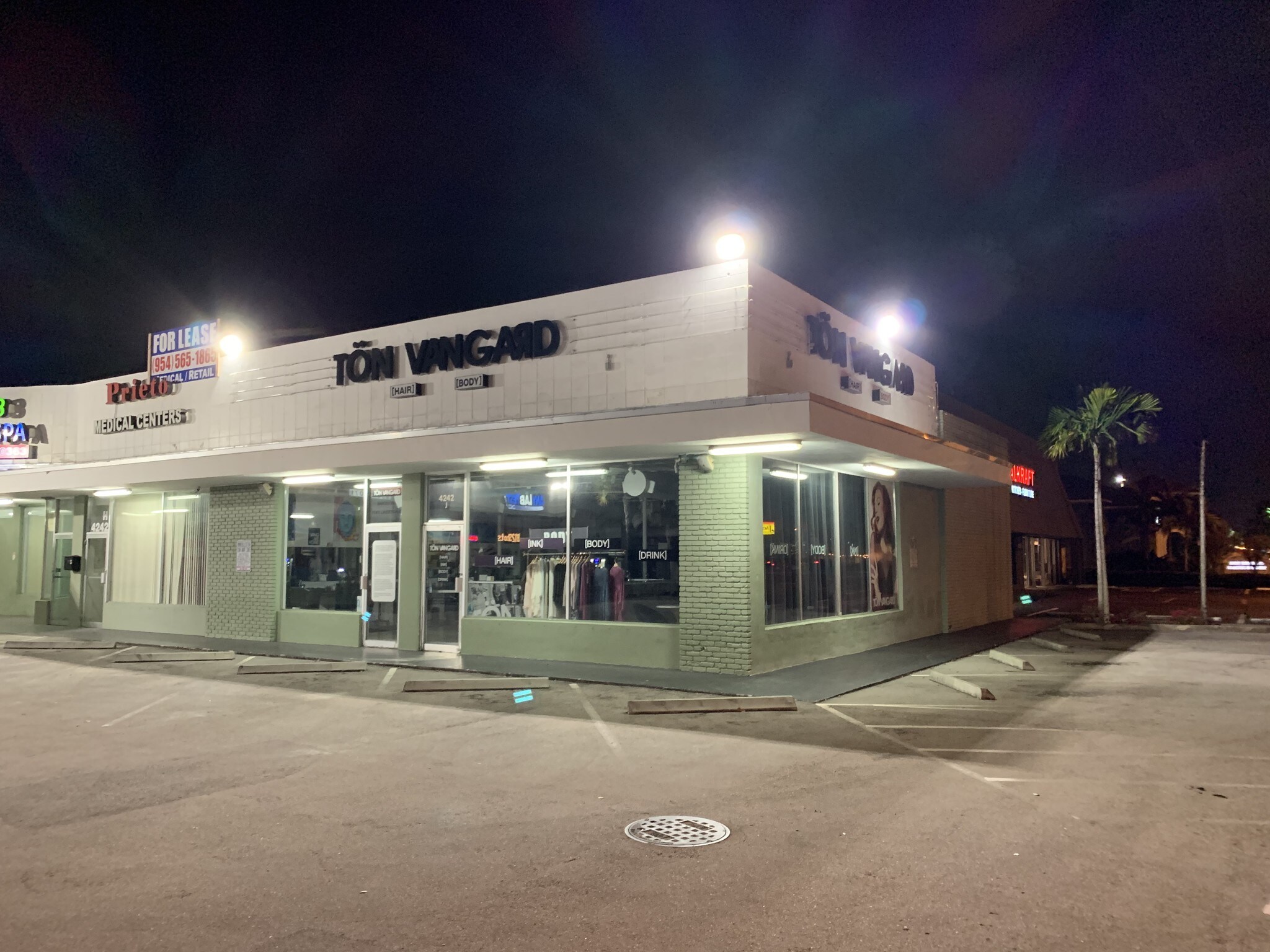 4242 N Federal Hwy, Fort Lauderdale, FL for lease Primary Photo- Image 1 of 6