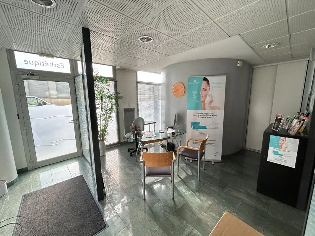 Office in Rennes for lease Lobby- Image 1 of 6