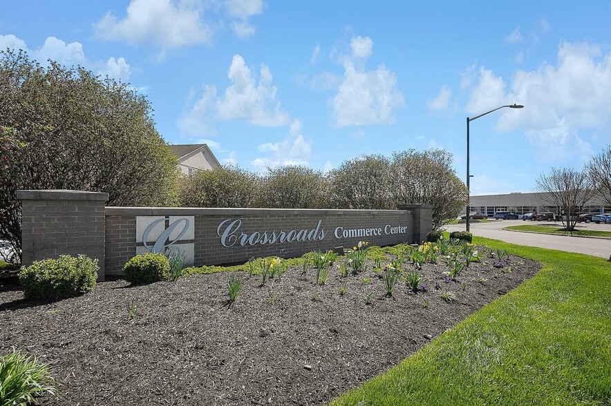 750 Cross Pointe Rd, Gahanna, OH for sale - Building Photo - Image 3 of 5