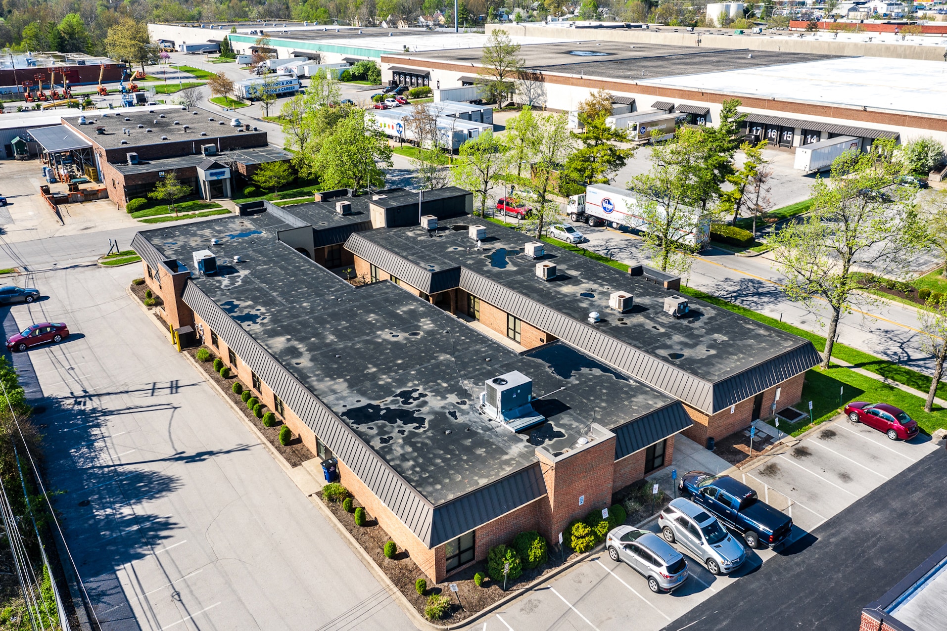 2216 Young Dr, Lexington, KY for lease Primary Photo- Image 1 of 15