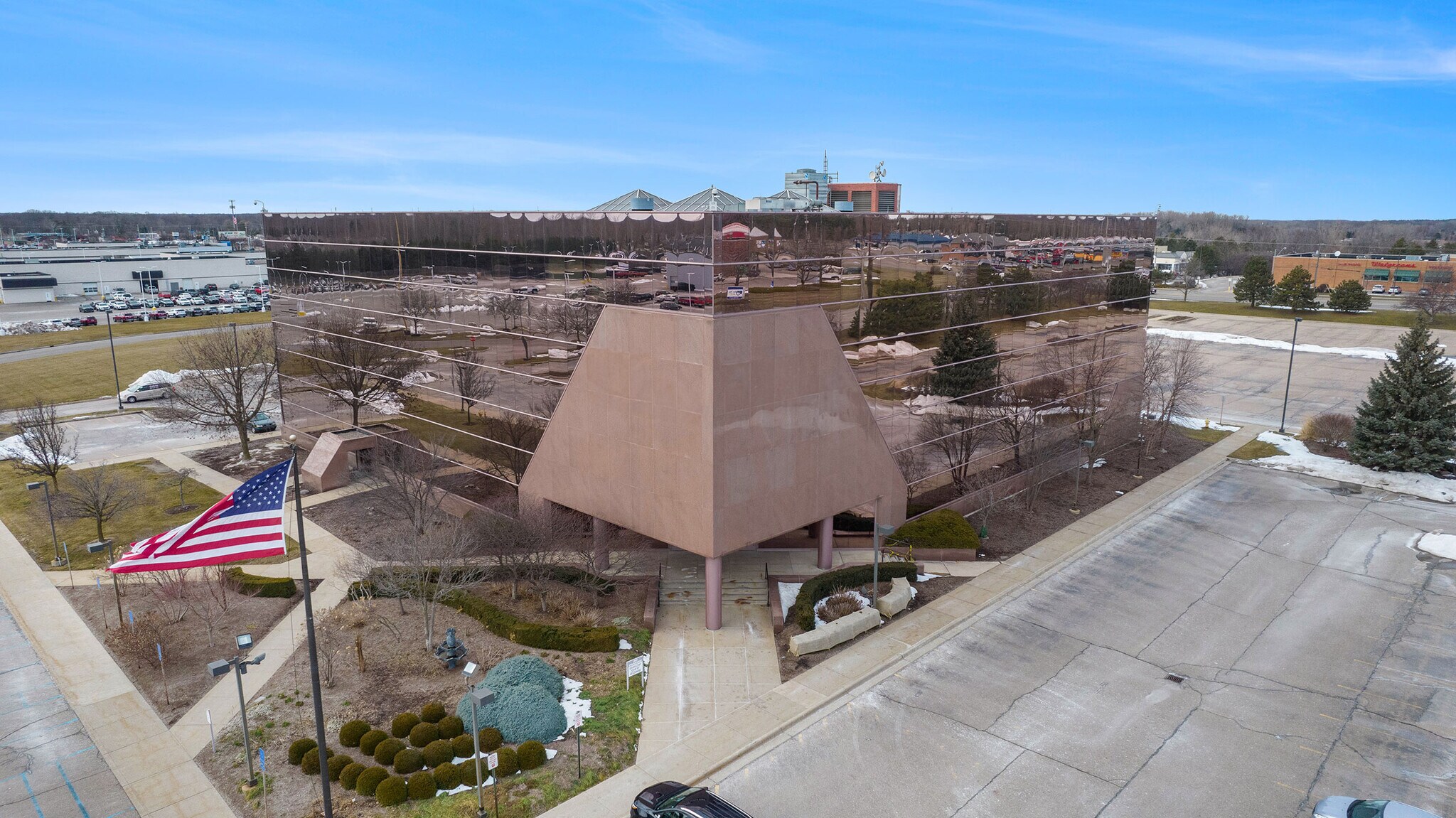 2050 S Linden Rd, Flint, MI for lease Primary Photo- Image 1 of 6