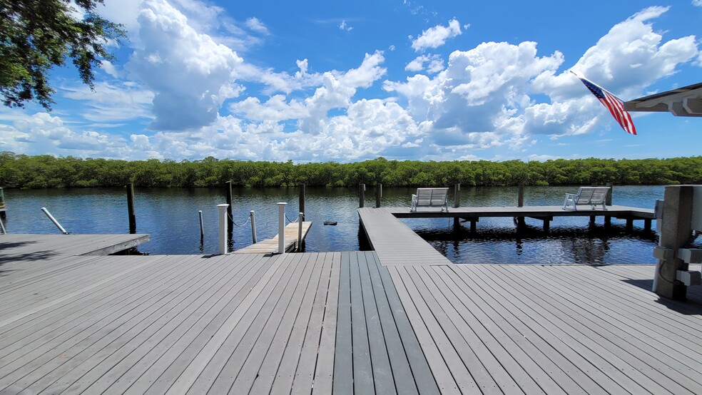 1800 Kofresi Ct, Ruskin, FL à vendre - Photo du bâtiment - Image 2 de 35