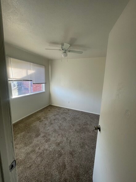 1303 65th Dr, Lubbock, TX for sale - Interior Photo - Image 3 of 13