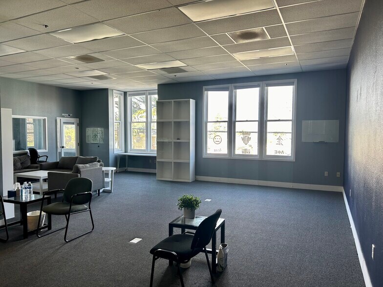 3902-3920 Smith St, Union City, CA à louer - Photo du bâtiment - Image 3 de 14