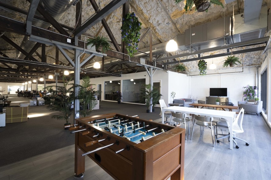 1622 NE 2nd Ave, Miami, FL for lease - Interior Photo - Image 3 of 15