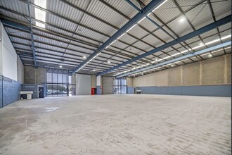 317-321 Woodpark Rd, SMITHFIELD for lease Interior Photo- Image 2 of 12