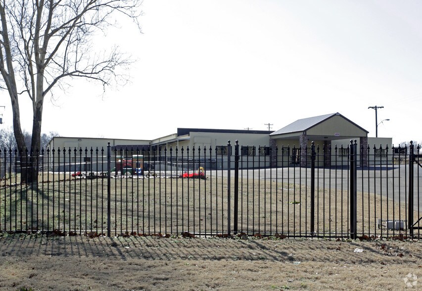 1299 E Mclemore Ave, Memphis, TN à vendre - Photo du bâtiment - Image 2 de 11