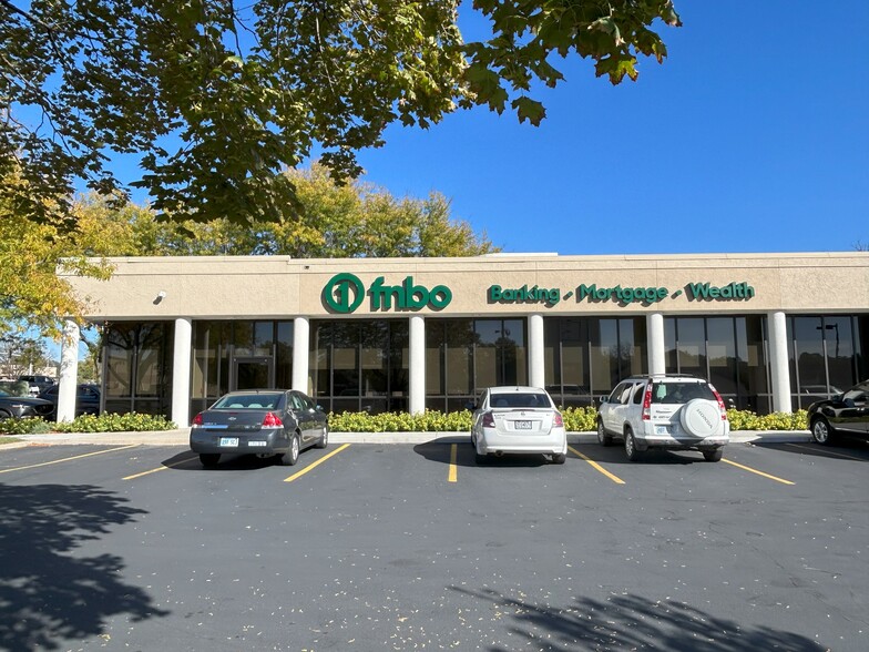 9700 Metcalf Ave, Overland Park, KS for lease - Building Photo - Image 1 of 3