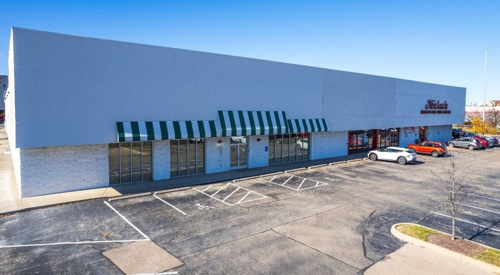 8111-8115 Springboro Pike, Miamisburg, OH for lease - Building Photo - Image 2 of 10