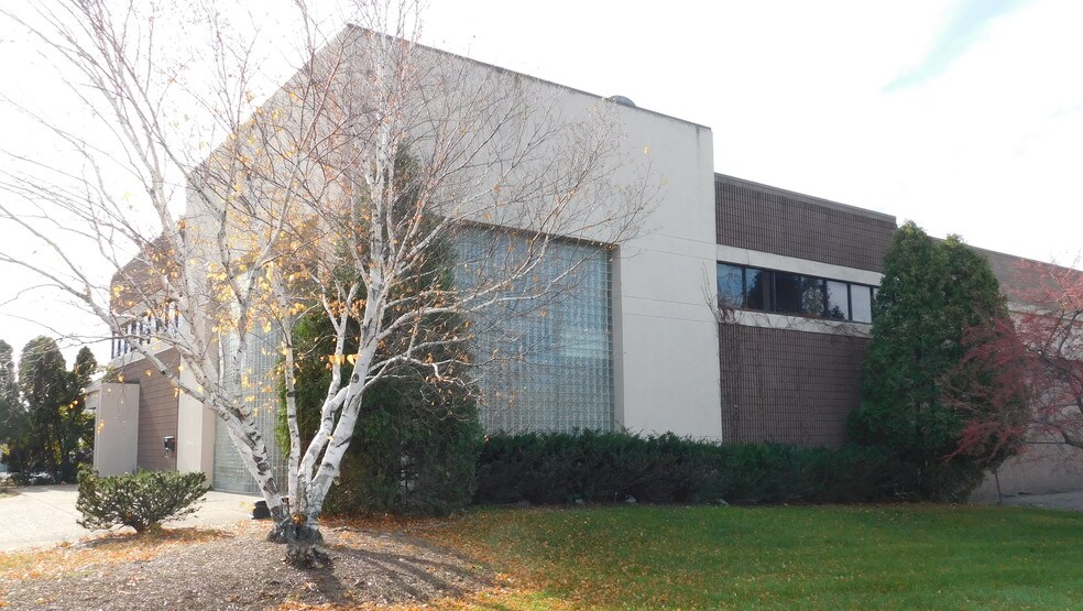 111 Maltese Dr, Totowa, NJ à louer - Photo du bâtiment - Image 2 de 16