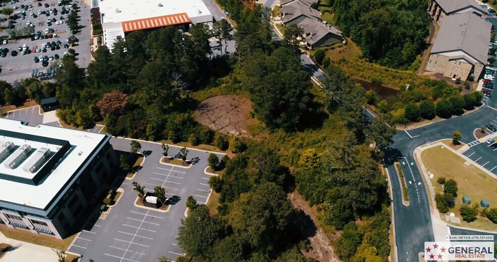 2675 Peachtree Pky, Cumming, GA à vendre - Vidéo sur l’inscription commerciale - Image 2 de 4