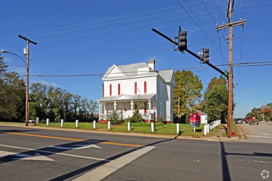 800 W Main St, Danville, VA à vendre - Photo du bâtiment - Image 1 de 2