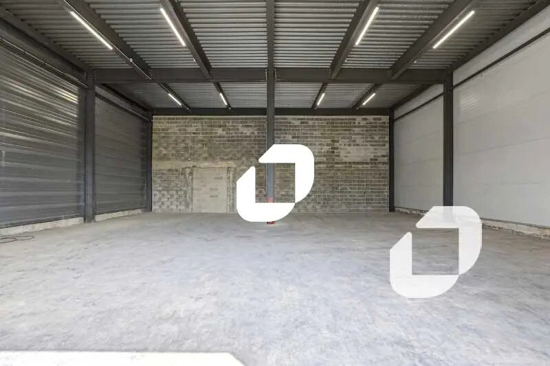 Bureau dans Vitry-sur-Seine à louer - Photo du bâtiment - Image 3 de 14