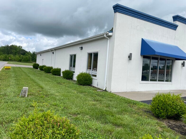 60 Niemann Ln, Murphysboro, IL à vendre - Photo du bâtiment - Image 3 de 10