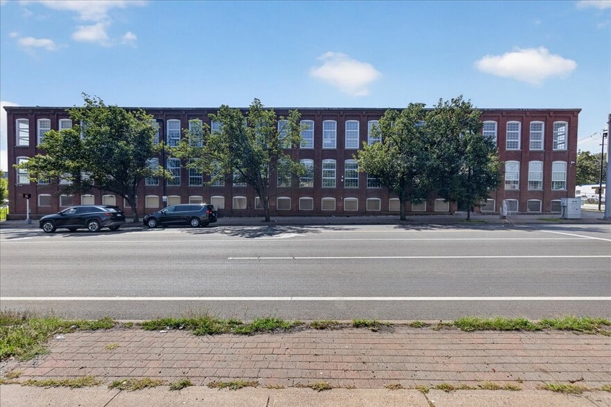 114 Orange Ave, West Haven, CT for lease - Building Photo - Image 1 of 35
