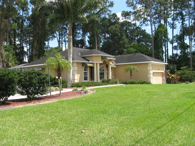 17162 Toledo Blade Blvd, Port Charlotte, FL à vendre - Photo du bâtiment - Image 2 de 13