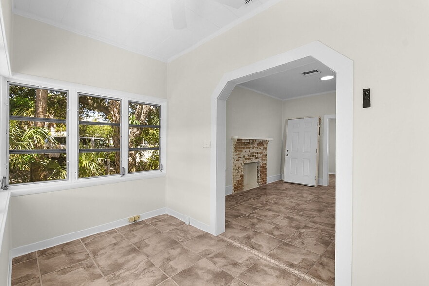 309 SE Denver Ave, Stuart, FL à louer - Photo du bâtiment - Image 3 de 25