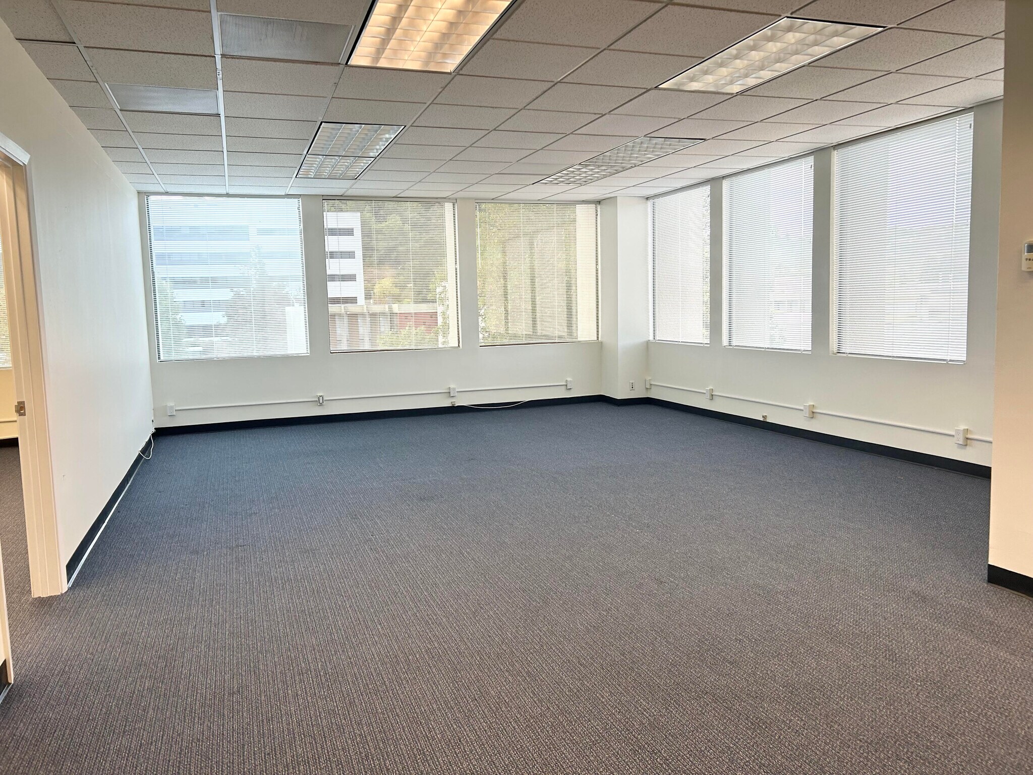 950 Northgate Dr, San Rafael, CA à louer Photo intérieure- Image 1 de 5