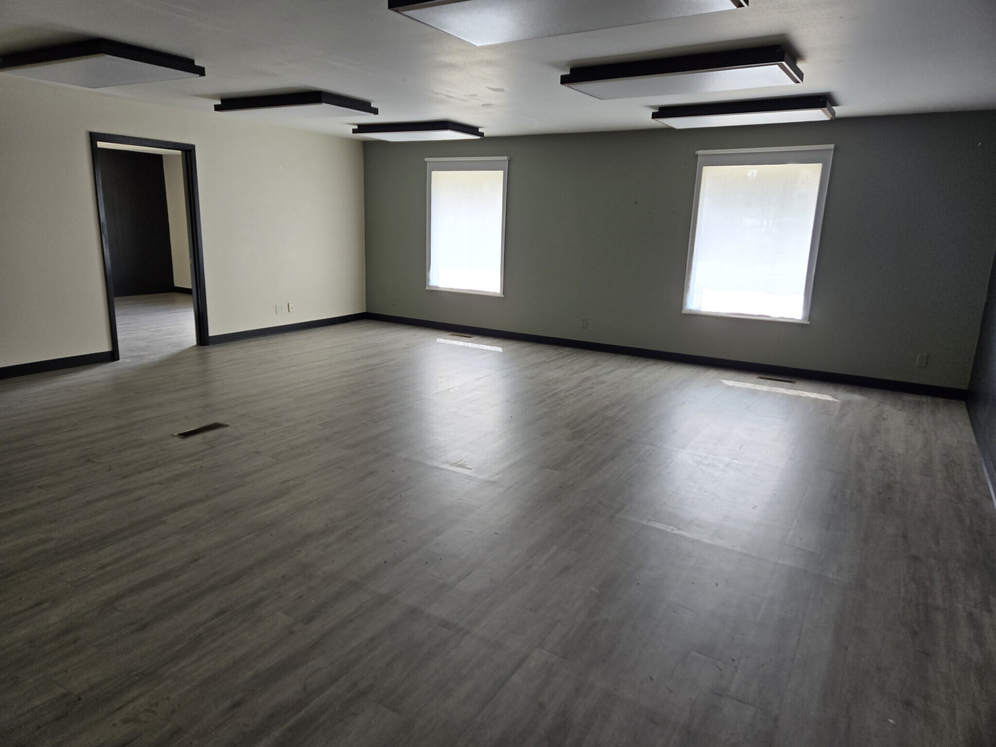 120 E Fourth St, Kaukauna, WI for lease Building Photo- Image 1 of 2