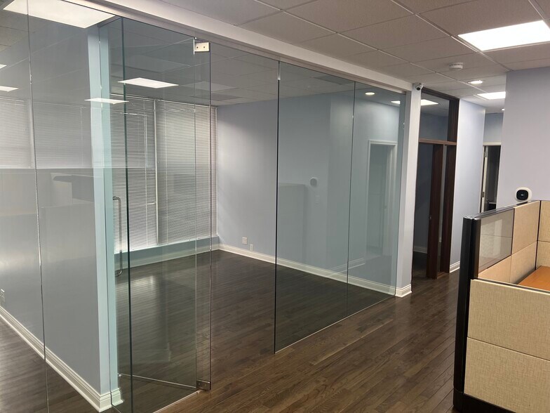 710 Higgins Rd, Park Ridge, IL à louer - Photo intérieure - Image 3 de 20