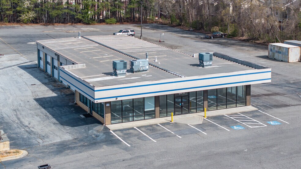 6211 Lawrenceville Hwy, Tucker, GA à louer - Photo du bâtiment - Image 1 de 7