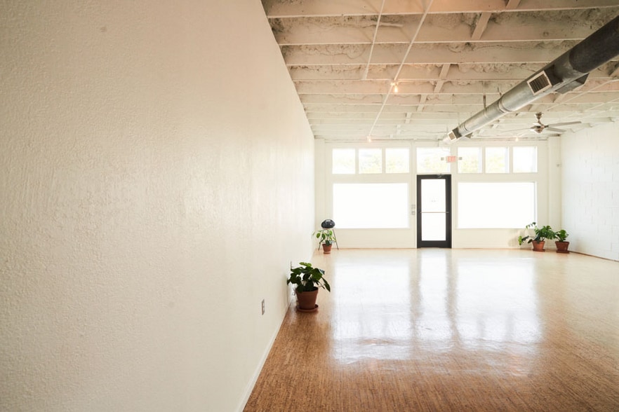 620 S Jennings Ave, Fort Worth, TX for lease - Interior Photo - Image 2 of 7