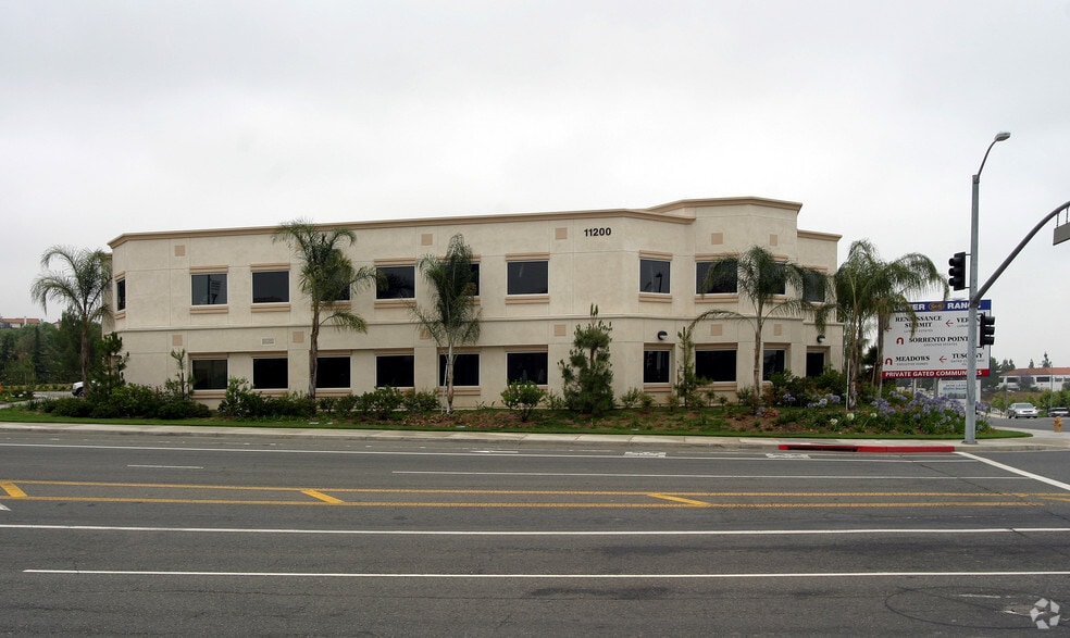 11200 Corbin Ave, Northridge, CA for lease - Primary Photo - Image 1 of 4
