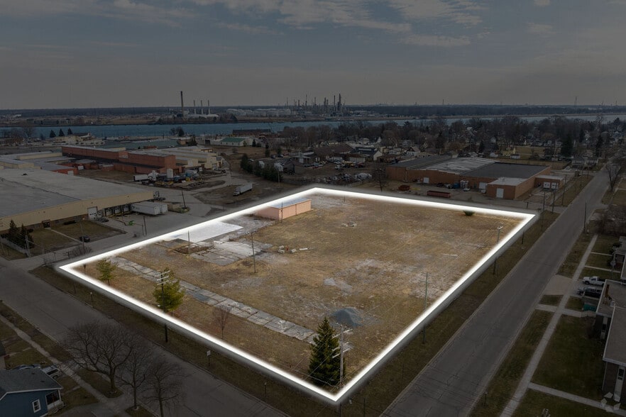 2600 Moak St, Port Huron, MI à louer - Photo du bâtiment - Image 2 de 4