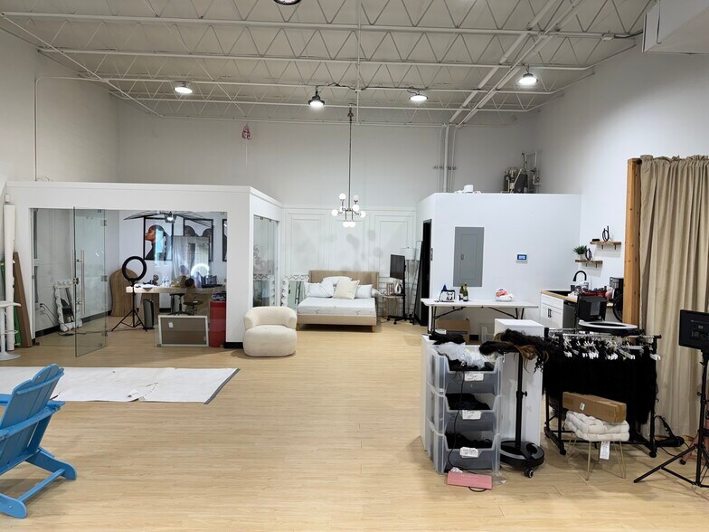 250 Laredo Dr, Decatur, GA à louer - Photo du bâtiment - Image 3 de 8