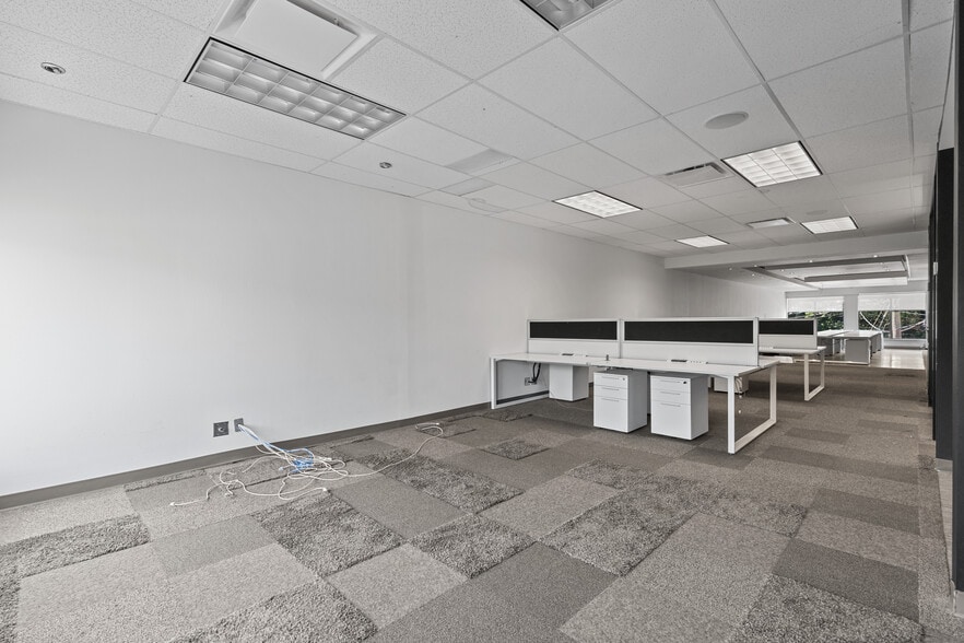 354 Davenport Rd, Toronto, ON for lease - Building Photo - Image 3 of 11