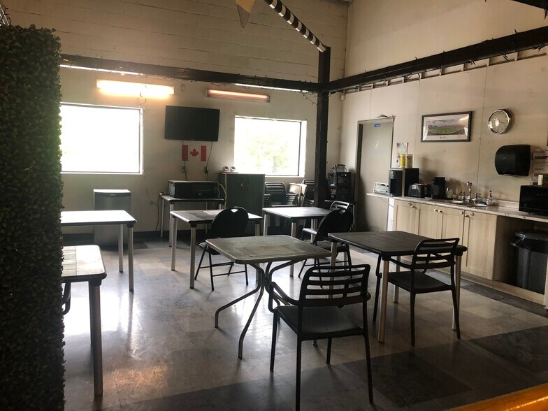 7 Rimini Mews, Mississauga, ON à louer - Photo du bâtiment - Image 3 de 6