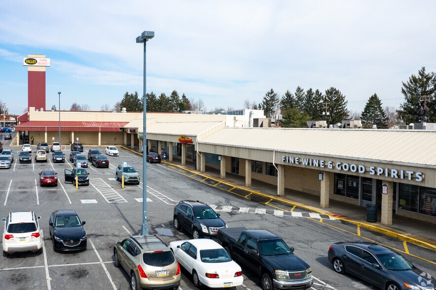 1802-1880 Stefko Blvd, Bethlehem, PA for lease - Building Photo - Image 3 of 6