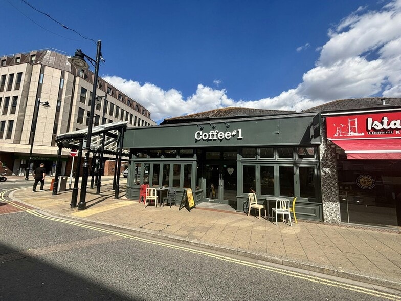 38 Market St, Eastleigh for sale - Building Photo - Image 1 of 19