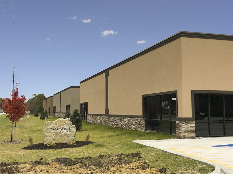 11021 Kaw Dr, Edwardsville, KS for lease - Primary Photo - Image 1 of 4